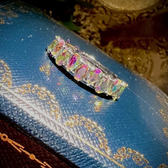 Beautiful Aurora Borealis pear cut unique band style ring 14K White Gold & 925 - Picture 8 of 13